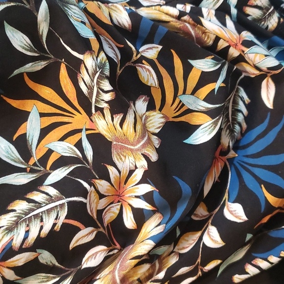 NipTuck NWT Twist Front Blue and Orange Floral Print Swimsuit, size 6 - Picture 3 of 6